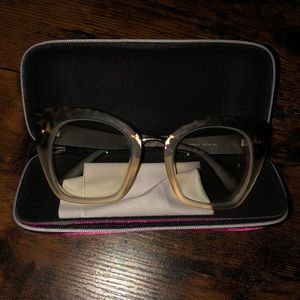 Tortious shell cat eye glasses